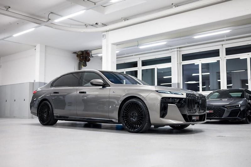 Gebraucht BMW 740 M Sport 299 PS (219 kW) 2024 Limousine