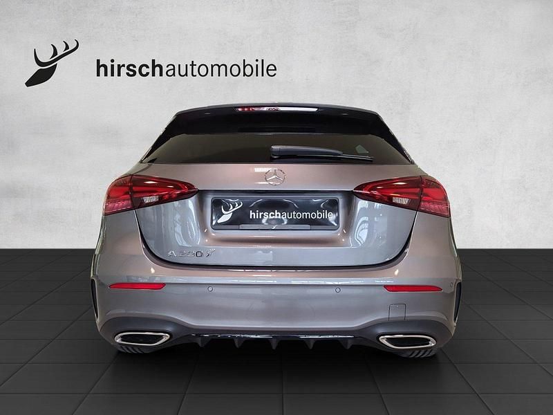 Gebraucht Mercedes A200 Night 163 PS (119 kW) 2025 Limousine