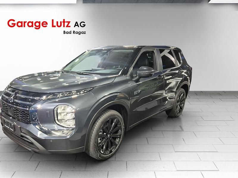 Neu Mitsubishi Outlander P-HEV Invite 306 PS (225 kW) 2025 SUV