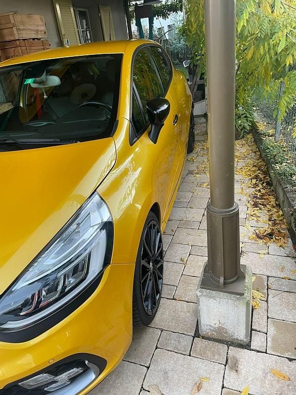 Gebraucht Renault Clio IV Trophy 220 PS (161 kW) 2018