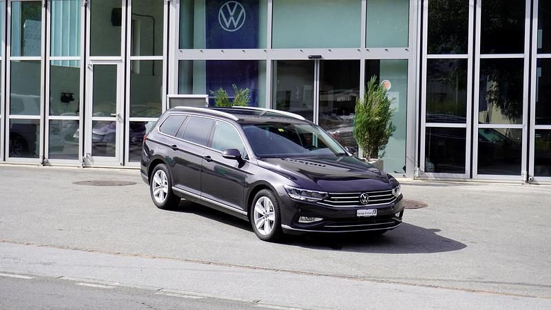 Gebraucht VW Passat Elegance 200 PS (147 kW) 2022 Grau Kombi