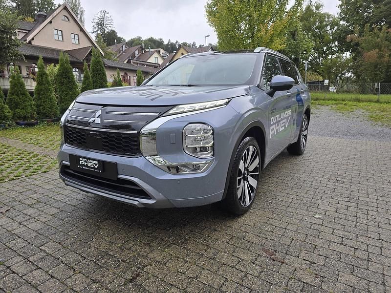 Neu 2025 Mitsubishi Outlander P-HEV Instyle SUV | CHF 64’350 (Etwas zu teuer) - Bild 1/4