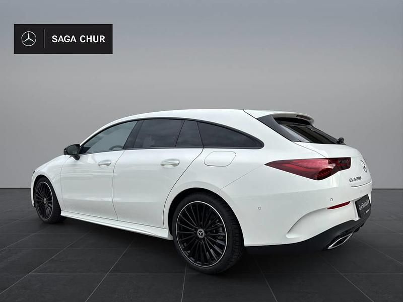 Gebraucht Mercedes CLA250e Shooting Brake AMG line 238 PS (175 kW) 2024 Kombi