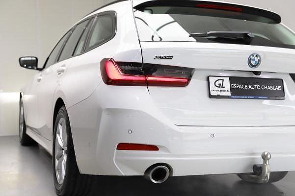 Gebraucht BMW 330e Comfort Edition 183 PS (134 kW) 2022 Weiss Kombi