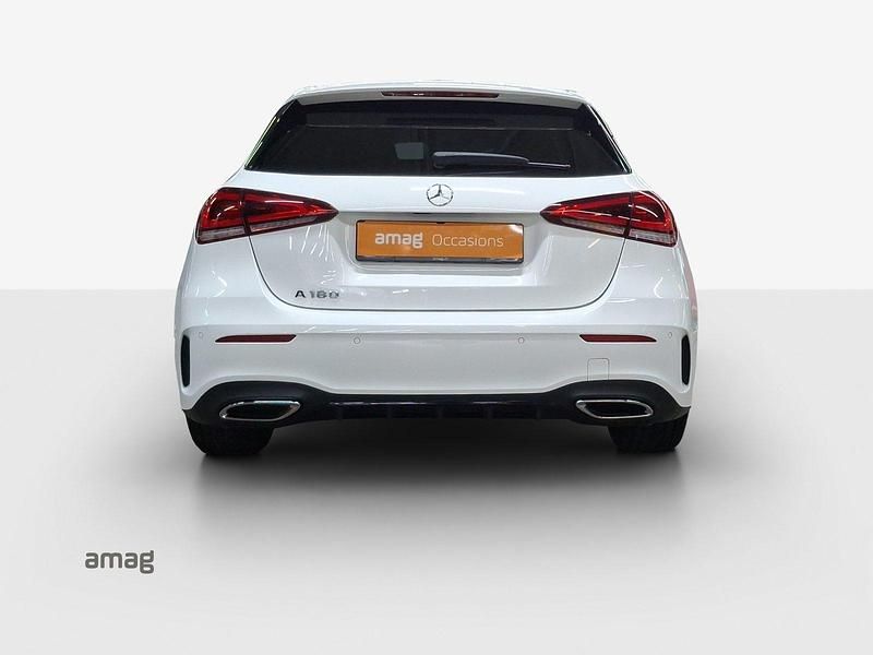Gebraucht Mercedes A180 AMG line 136 PS (100 kW) 2022 Blanc Limousine