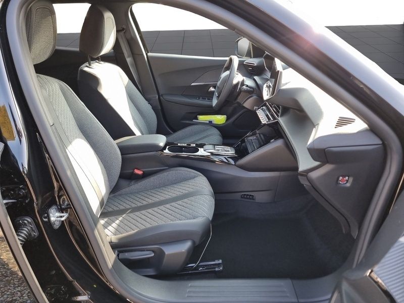 Neu Peugeot 2008 Allure 136 PS (100 kW) 2025 SUV