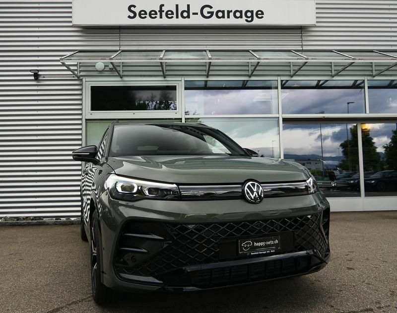 Grün Neu 2026 VW Tiguan R-line SUV | CHF 58’750 (Fairer Preis) - Bild 1/4