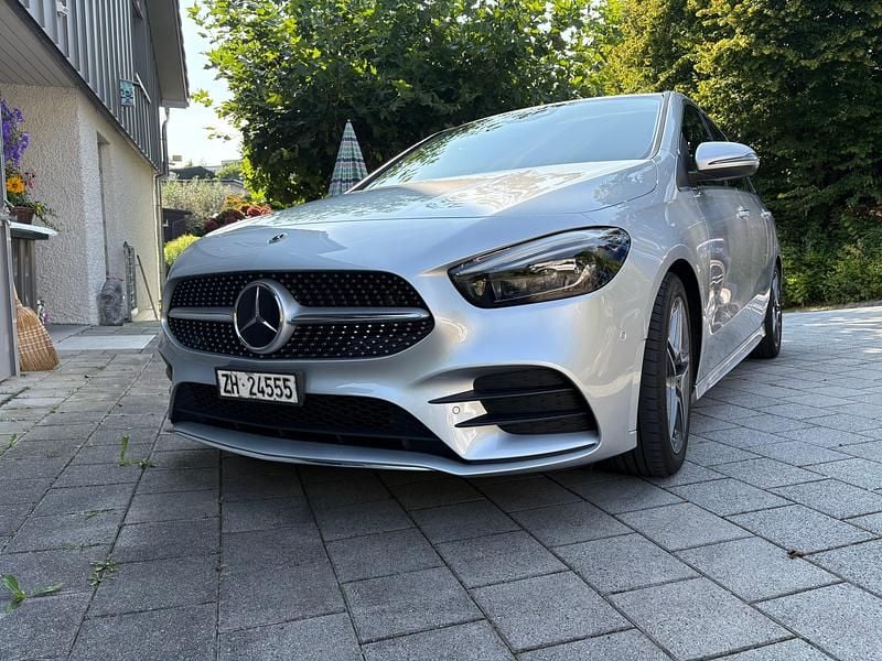 Gebraucht 2020 Mercedes B220 AMG line Van / Kleinbus | CHF 24’900 (Superpreis) - Bild 1/4