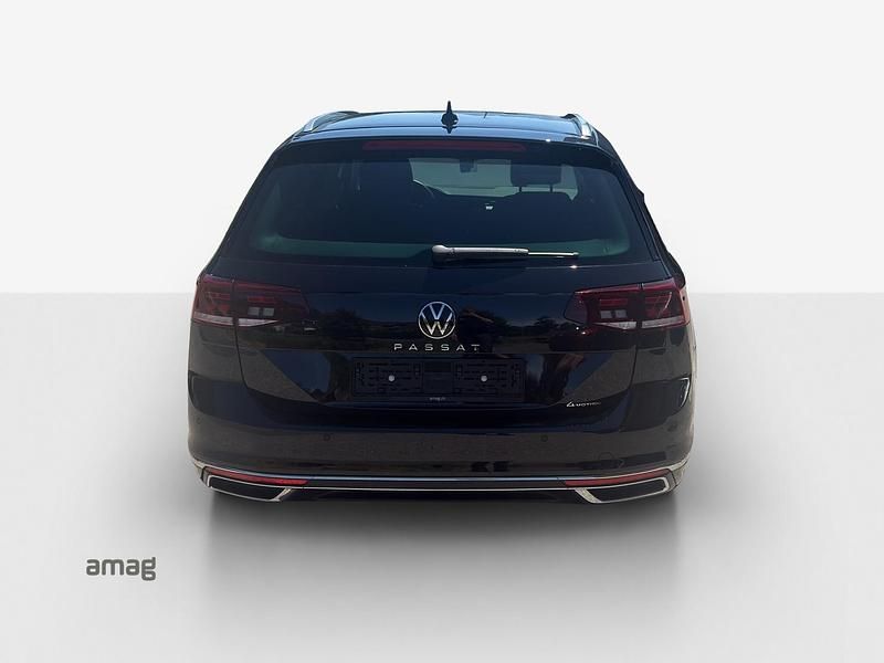 Gebraucht VW Passat Elegance 200 PS (147 kW) 2023 Deep black nacré Kombi