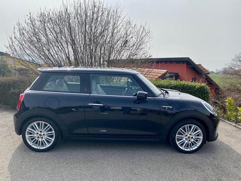 Gebraucht 2022 Mini Cooper SE Kleinwagen | CHF 22’500 (Etwas zu teuer) - Bild 1/4
