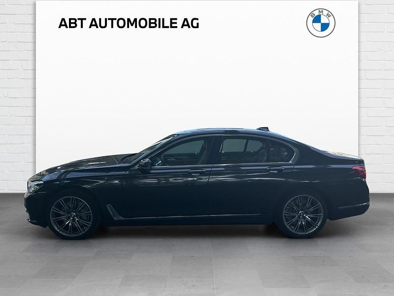 Gebraucht BMW 750 450 PS (330 kW) 2017 Grau Limousine