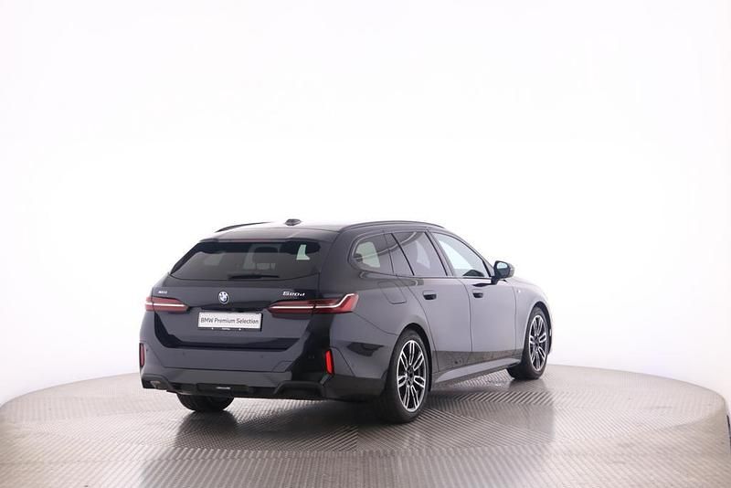 Gebraucht BMW 520 Comfort Edition 208 PS (152 kW) 2024 Schwarz Kombi