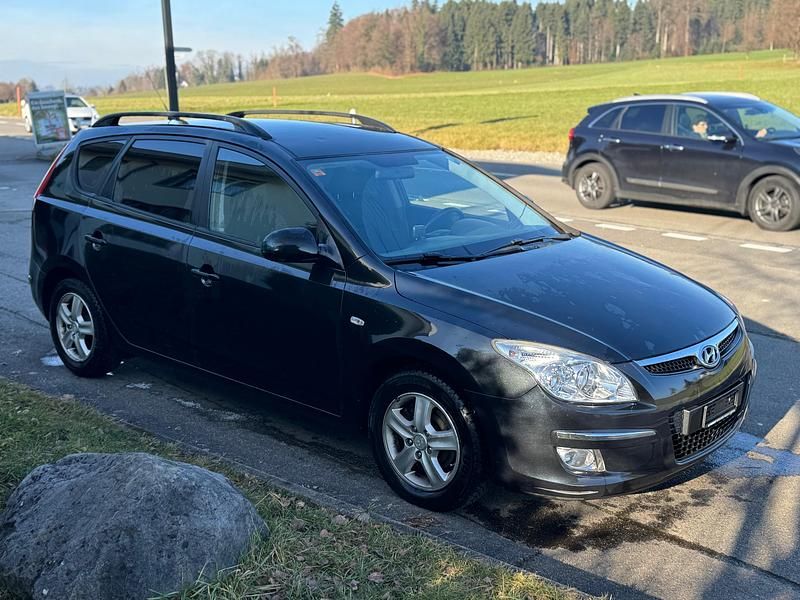 Gebraucht Hyundai i30 Style 116 PS (85 kW) 2008 Kombi