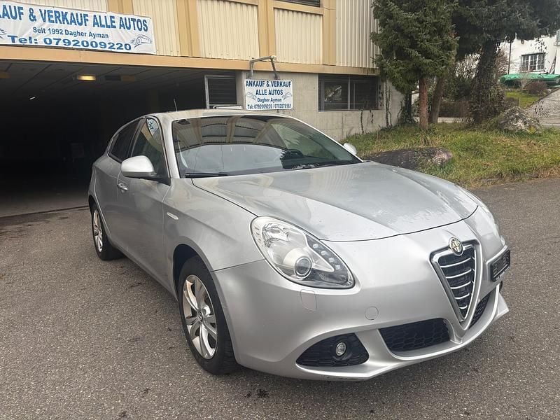 Gebraucht Alfa Romeo Giulietta Distinctive 120 PS (88 kW) 2011 Kleinwagen