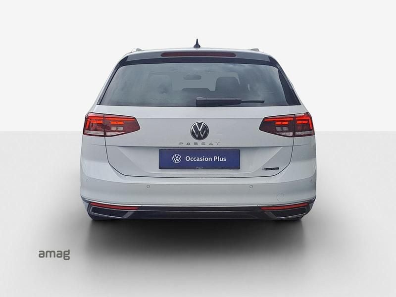 Gebraucht VW Passat Elegance 200 PS (147 kW) 2023 Gletscherweiss metallic Kombi