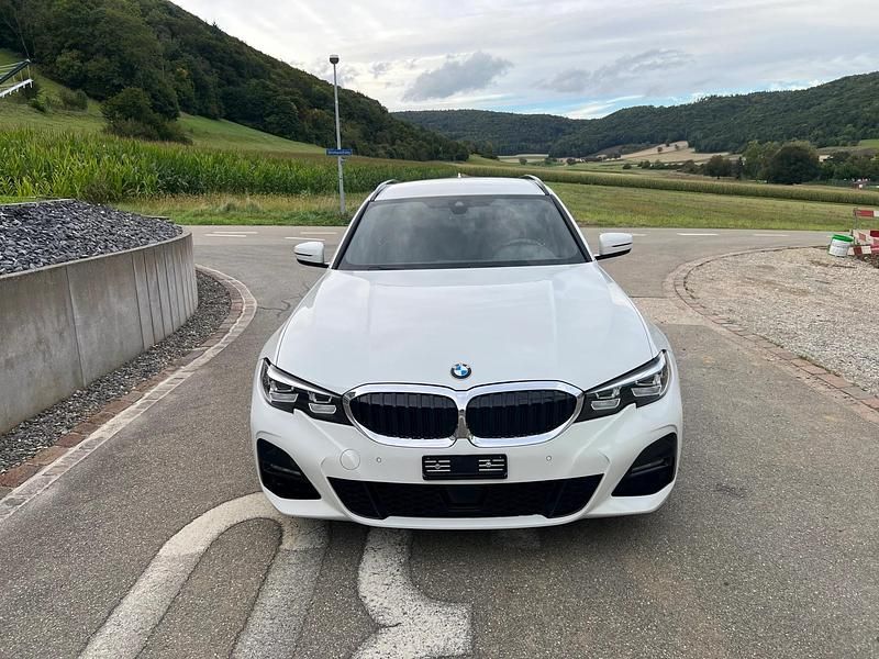 Gebraucht BMW 320e 190 PS (139 kW) 2022 Kombi