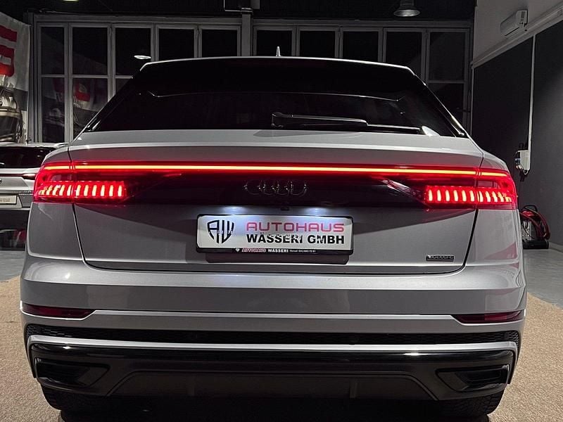 Gebraucht Audi Q8 S-Line 381 PS (280 kW) 2021 SUV