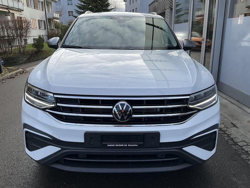 Gebraucht VW Tiguan Allspace Life 150 PS (110 kW) 2024 Weiss SUV