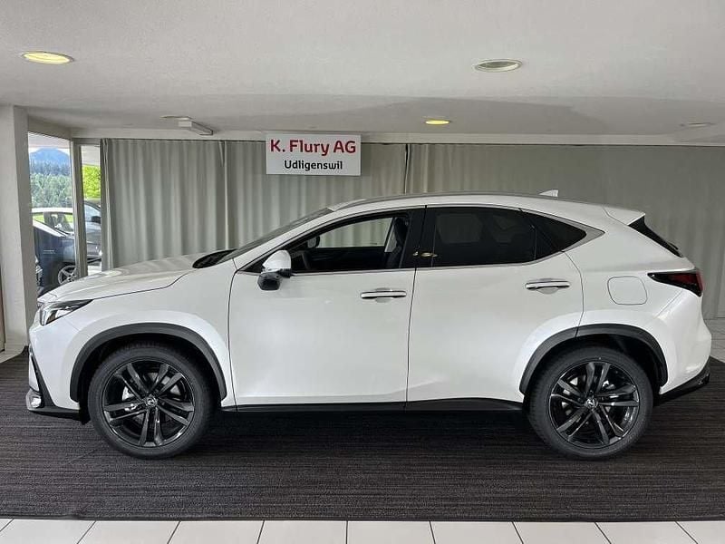 Gebraucht Lexus NX350h 243 PS (178 kW) 2023 Weiss SUV