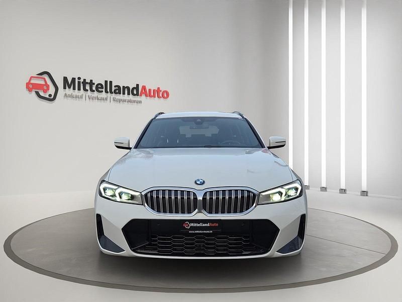 Gebraucht BMW 330 M Sport 285 PS (209 kW) 2023 Kombi