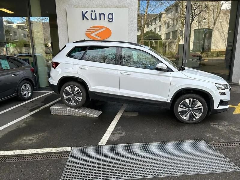 Neu Skoda Karoq Dynamic 150 PS (110 kW) 2026 Weiss SUV