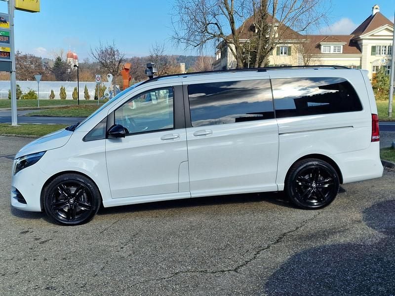 Gebraucht Mercedes V300 Avantgarde 239 PS (175 kW) 2023 Van / Kleinbus