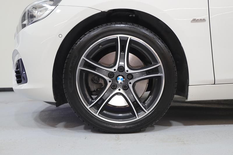 Gebraucht BMW 225 Active Tourer Comfort Edition 231 PS (169 kW) 2016 Weiss Van / Kleinbus