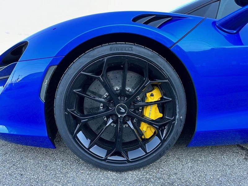 Neu McLaren Artura 700 PS (514 kW) 2025