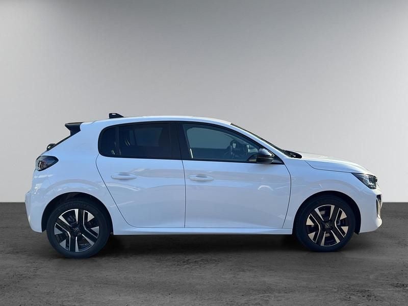 Neu Peugeot 208 Allure Premium 110 PS (80 kW) 2025 Kleinwagen
