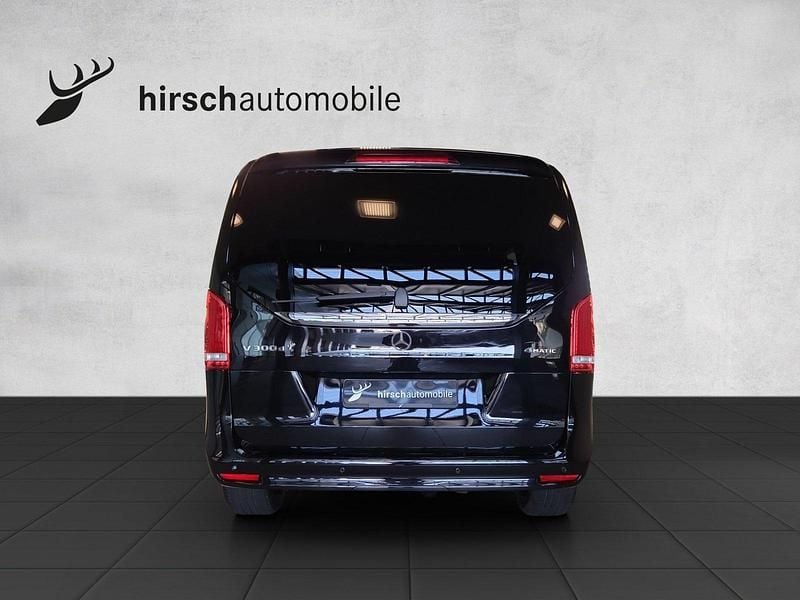 Gebraucht Mercedes V300 Avantgarde 239 PS (175 kW) 2023 Schwarz Van / Kleinbus