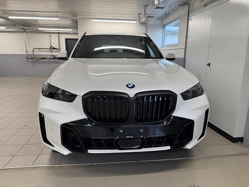 Neu BMW X5 Comfort Edition 298 PS (219 kW) 2026 Weiss SUV