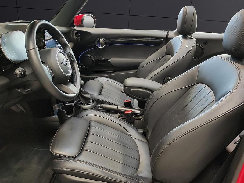 Gebraucht Mini Cooper Cabriolet 136 PS (100 kW) 2021 Rot Cabrio