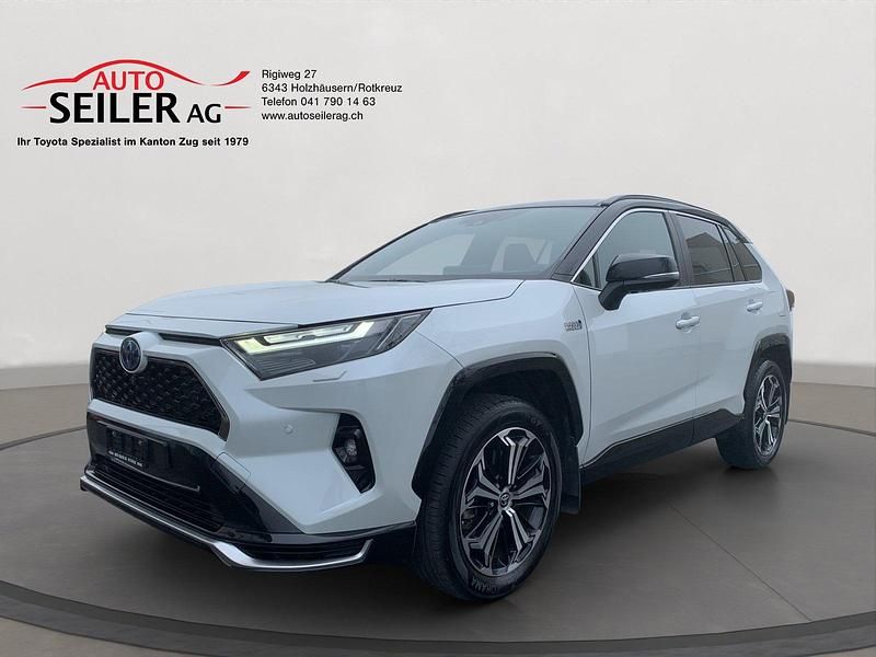Weiss Gebraucht 2023 Toyota RAV4 Hybrid Platinum SUV | CHF 49’890 (Etwas zu teuer) - Bild 1/4