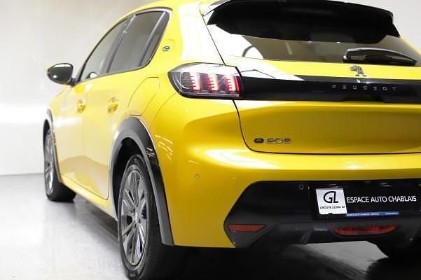 Gebraucht Peugeot 208 Allure 100 kW (136 PS) 2021 Gelb Kleinwagen