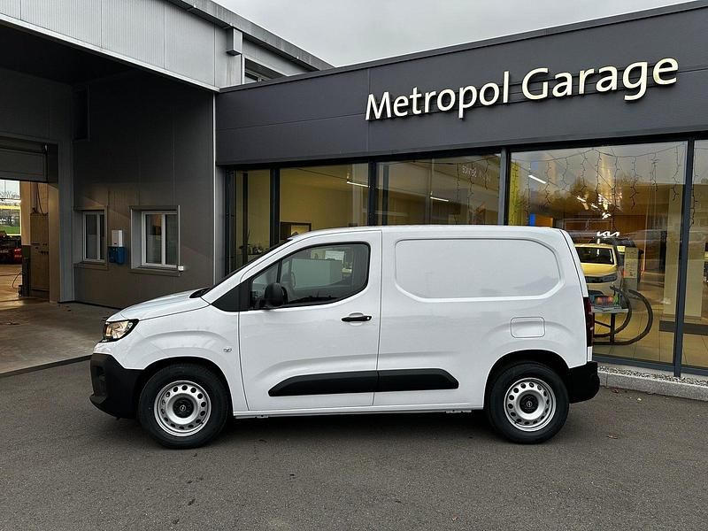 Neu Opel Combo-e Life 100 kW (136 PS) 2025 Van / Kleinbus