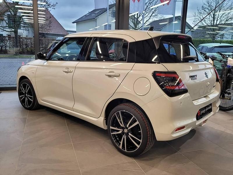 Neu Suzuki Swift 82 PS (60 kW) 2025 Limousine