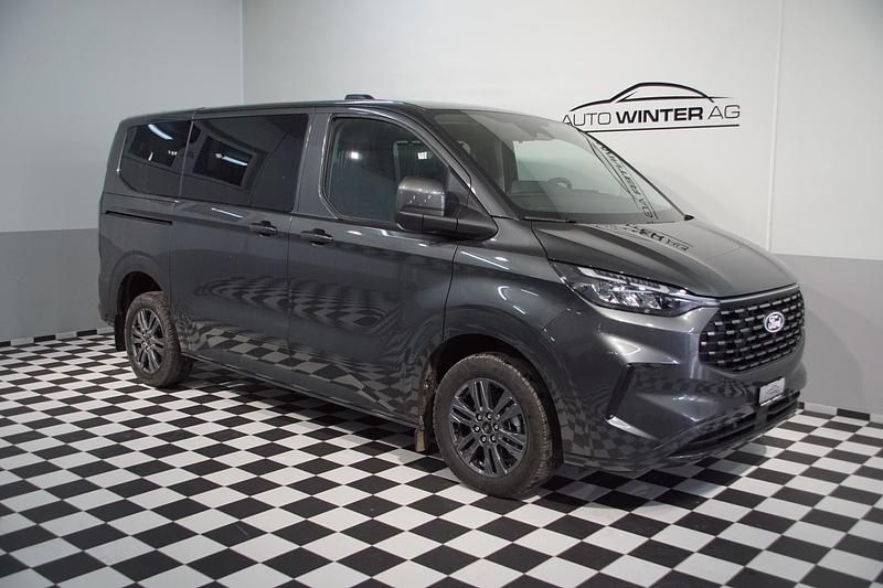 Neu Ford Tourneo Titanium 170 PS (125 kW) 2025