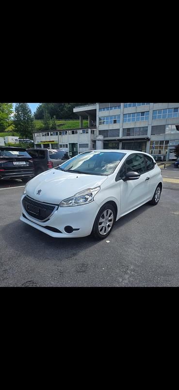 Gebraucht Peugeot 208 Access 68 PS (50 kW) 2013 Kleinwagen
