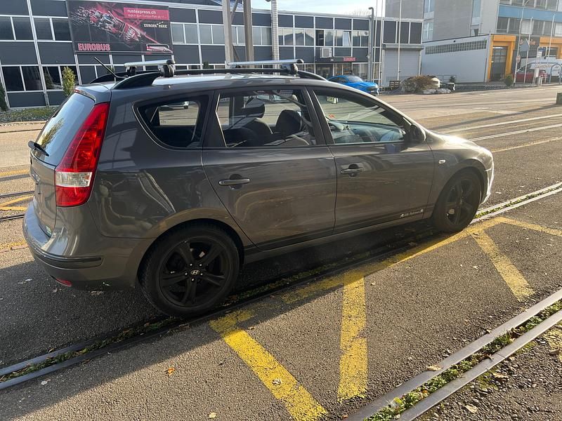 Gebraucht Hyundai i30 Style 116 PS (85 kW) 2010 Kombi