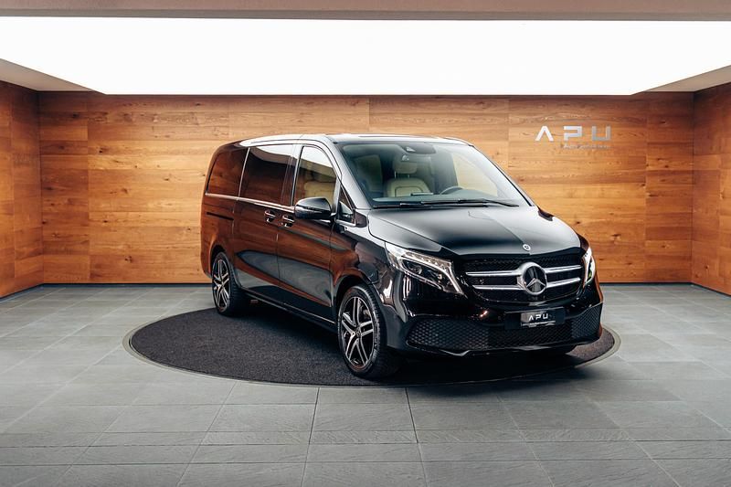 Gebraucht 2023 Mercedes V300 Avantgarde Van / Kleinbus | CHF 62’800 (Superpreis) - Bild 1/4