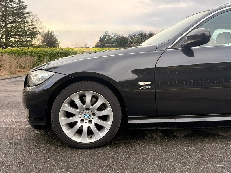 Gebraucht BMW 330 245 PS (180 kW) 2011 Kombi