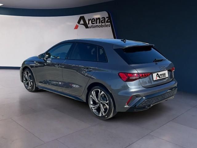 Neu Audi A3 Attraction 150 PS (110 kW) 2026 Grau Limousine