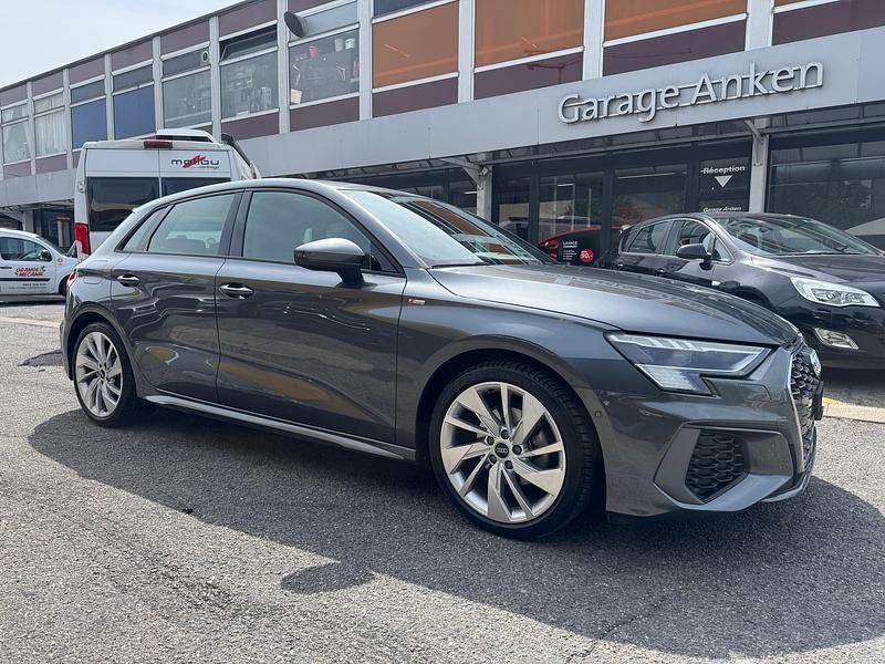 Gebraucht Audi A3 Sportback e-tron Attraction 150 PS (110 kW) 2022 Kleinwagen