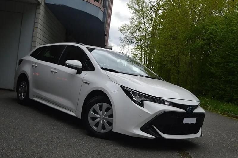Weiss Gebraucht 2025 Toyota Corolla Comfort Kombi | CHF 19’650 (Superpreis) - Bild 1/4