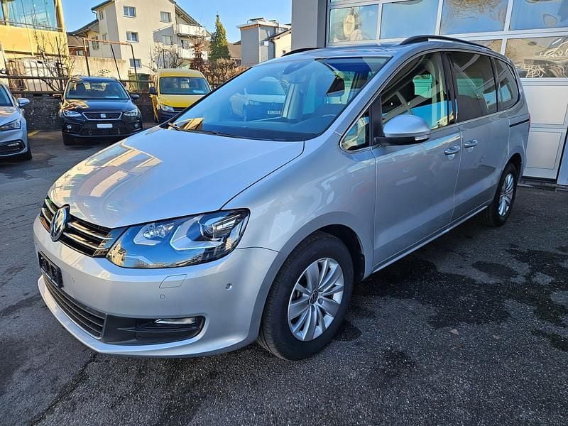Gebraucht VW Sharan Comfortline 150 PS (110 kW) 2022 Van / Kleinbus