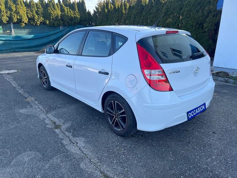 Gebraucht Hyundai i30 Comfort 110 PS (80 kW) 2011 Limousine