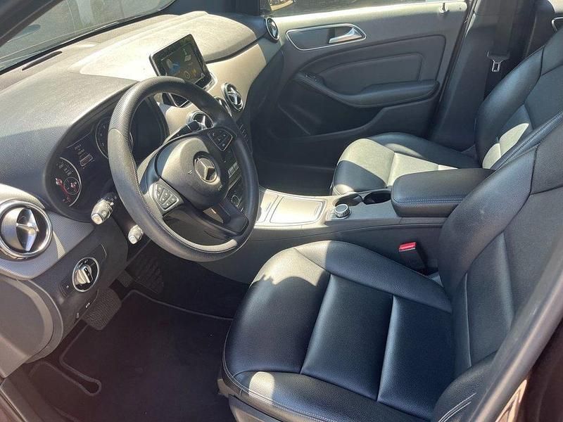 Gebraucht Mercedes B180 Style 122 PS (89 kW) 2015 Van / Kleinbus