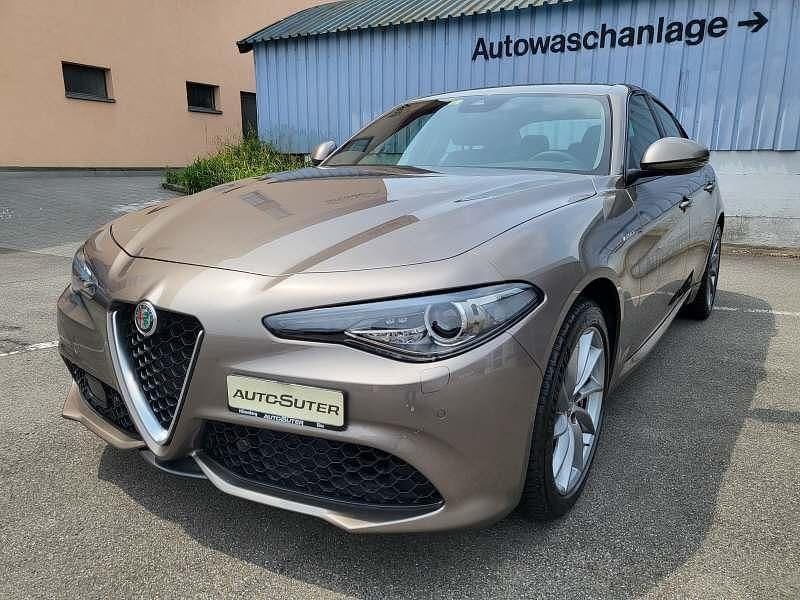 Grau Gebraucht 2019 Alfa Romeo Giulia Veloce Limousine | CHF 34’300 (Etwas zu teuer) - Bild 1/4