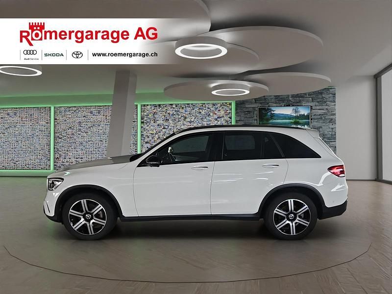Gebraucht Mercedes GLC220 194 PS (142 kW) 2022 Weiss SUV