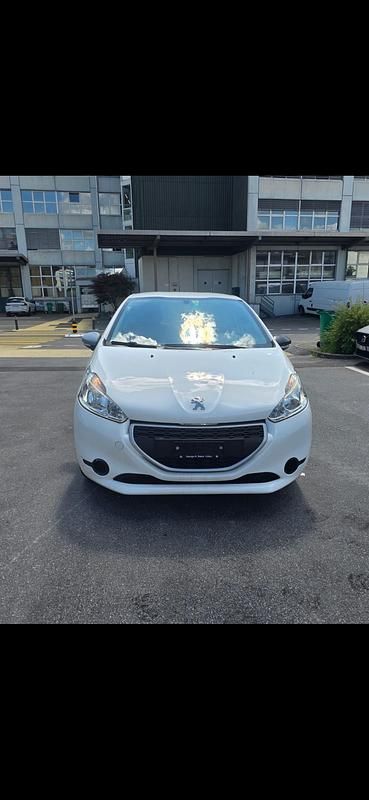 Gebraucht Peugeot 208 Access 68 PS (50 kW) 2013 Kleinwagen